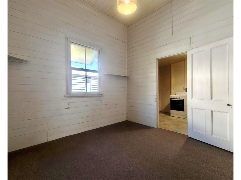 2/120 Denison Street, Rockhampton City QLD 4700