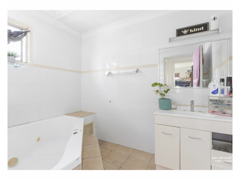 27A Main Street, Park Avenue QLD 4701