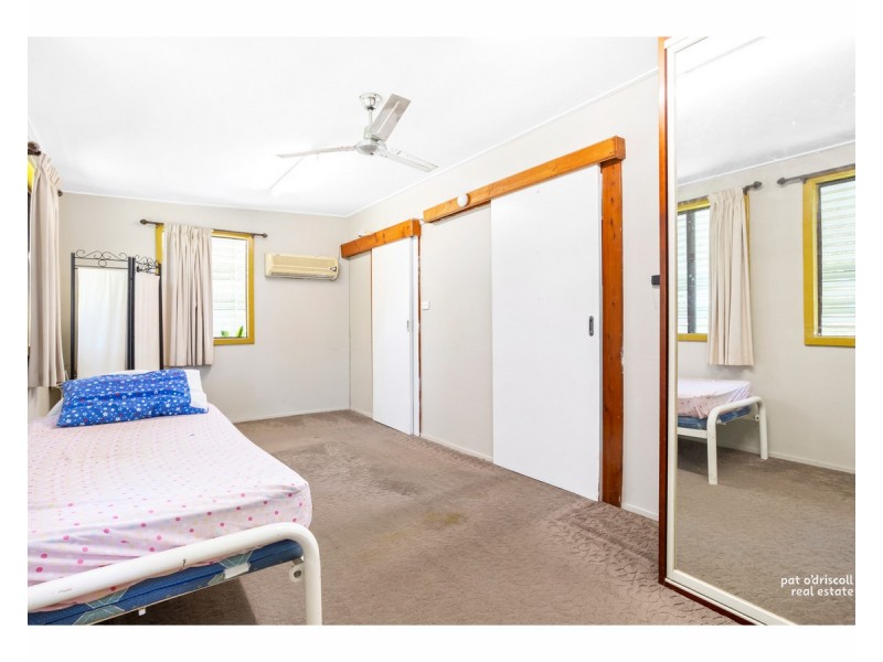 60 Limpus Avenue, Keppel Sands QLD 4702