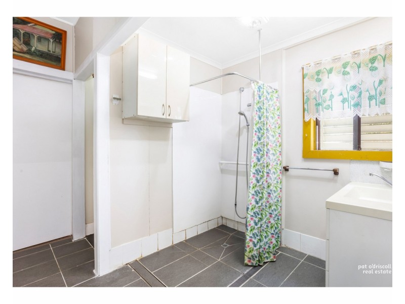 60 Limpus Avenue, Keppel Sands QLD 4702