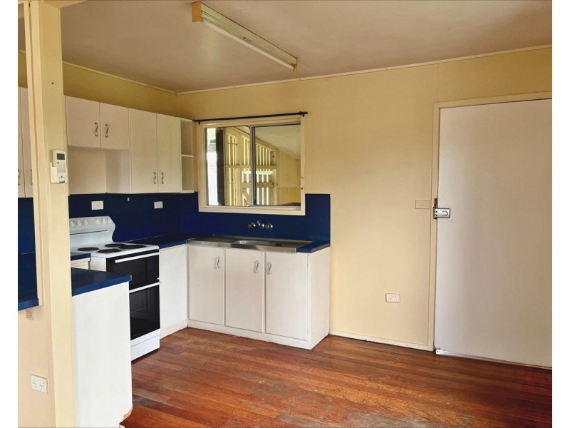 140 Park Street, Park Avenue QLD 4701