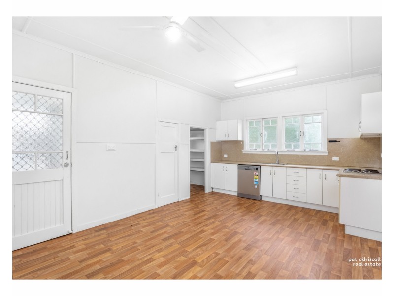 2/5 Dowling Street, Park Avenue QLD 4701