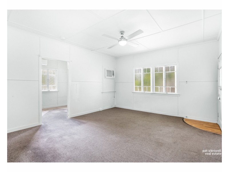2/5 Dowling Street, Park Avenue QLD 4701
