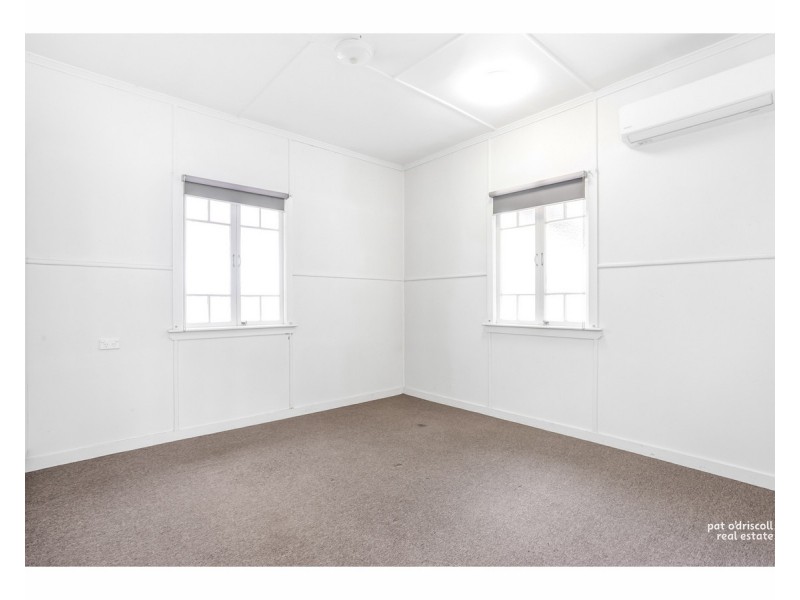 2/5 Dowling Street, Park Avenue QLD 4701