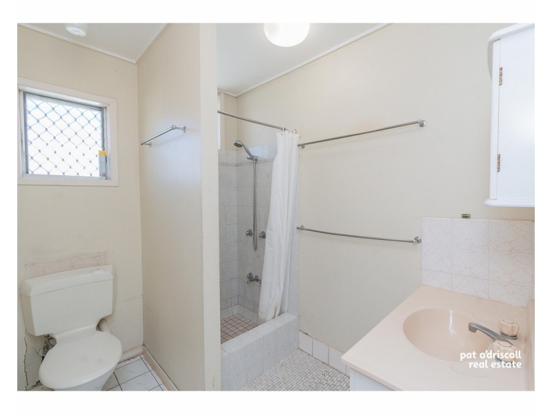 2/146 Dee Street, Koongal QLD 4701