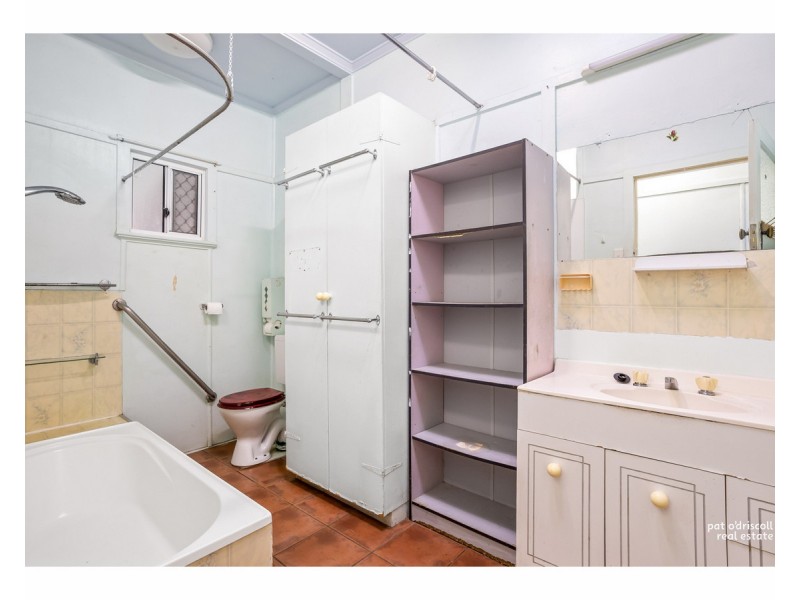 111 Leamington Street, Berserker QLD 4701