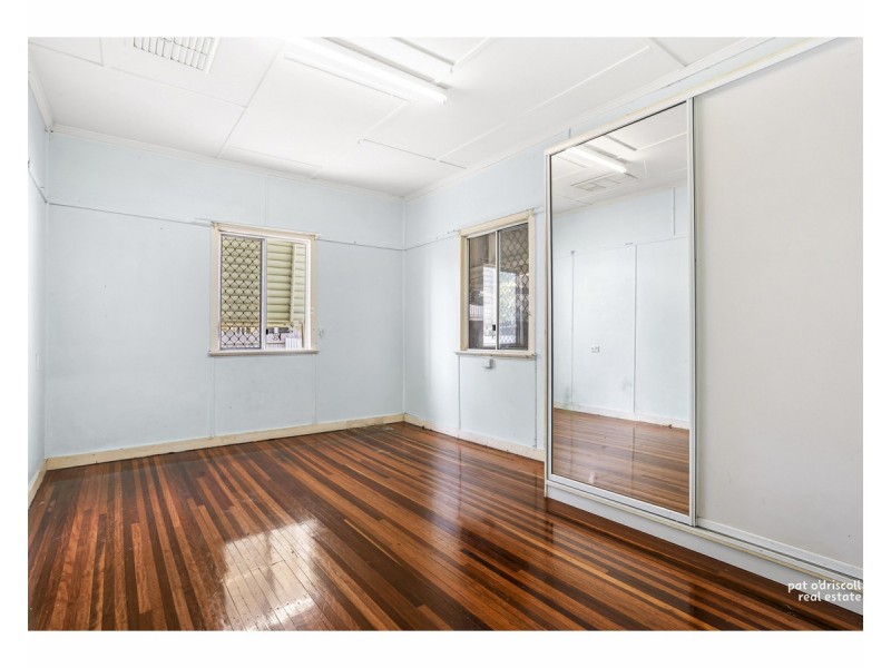 111 Leamington Street, Berserker QLD 4701