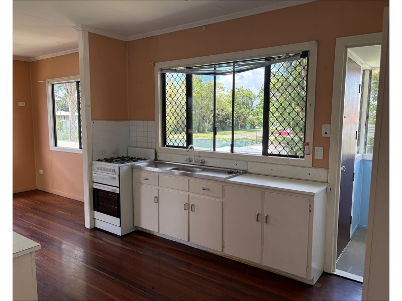 61 Alexandra Street, Park Avenue QLD 4701