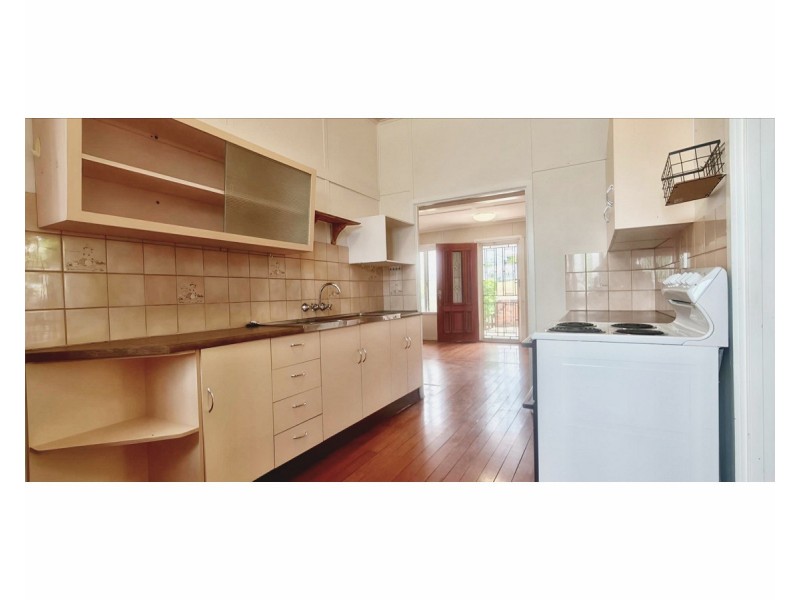 19 Meade Street, Wandal QLD 4700