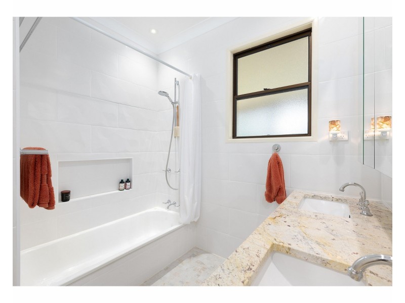 5 Bird Court, Frenchville QLD 4701