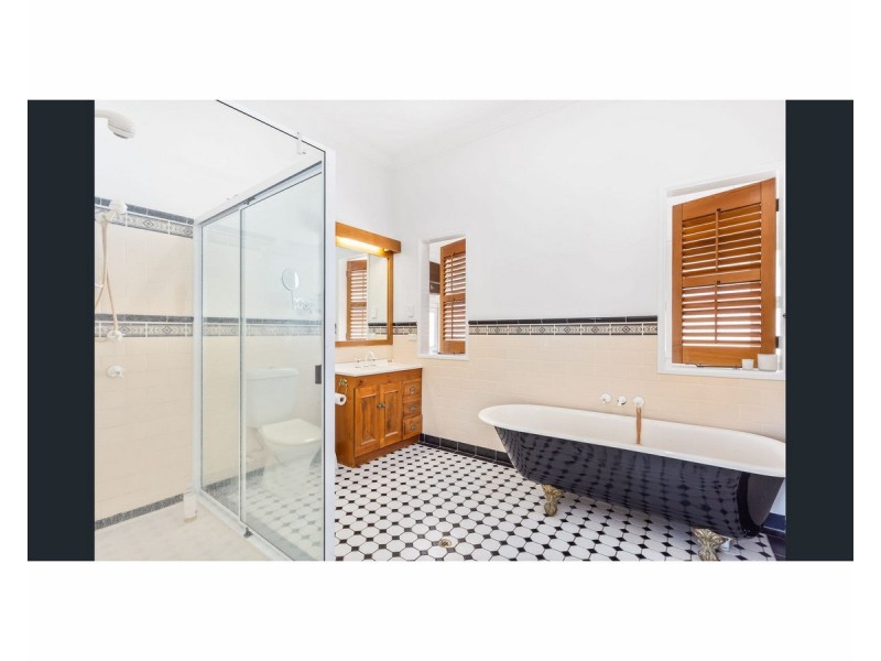 246 Agnes Street, The Range QLD 4700