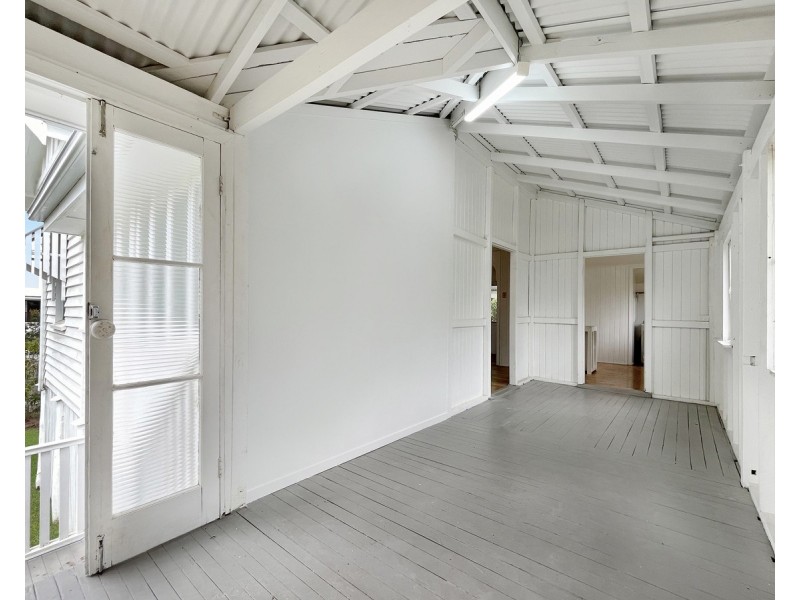 111 Robinson Street, Frenchville QLD 4701