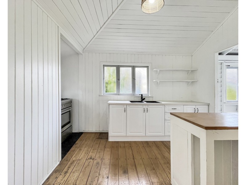 111 Robinson Street, Frenchville QLD 4701