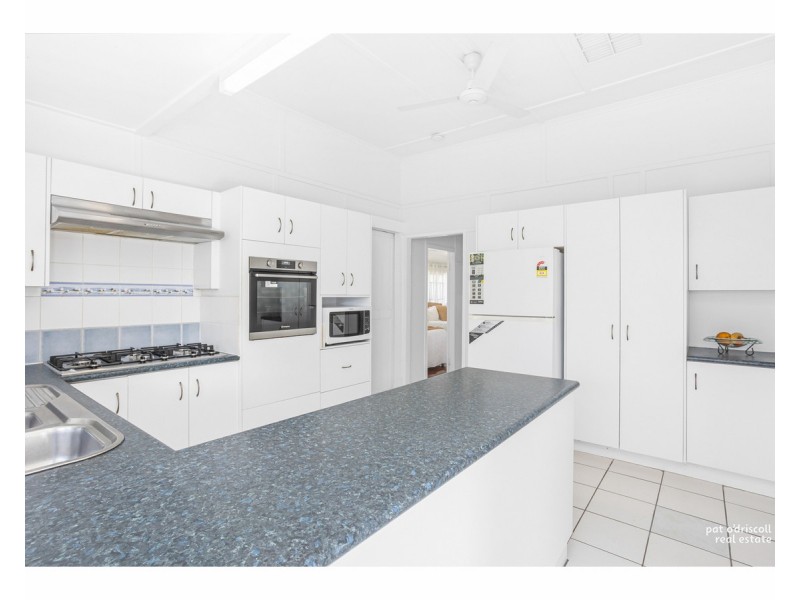 8 Renshaw Street, Park Avenue QLD 4701