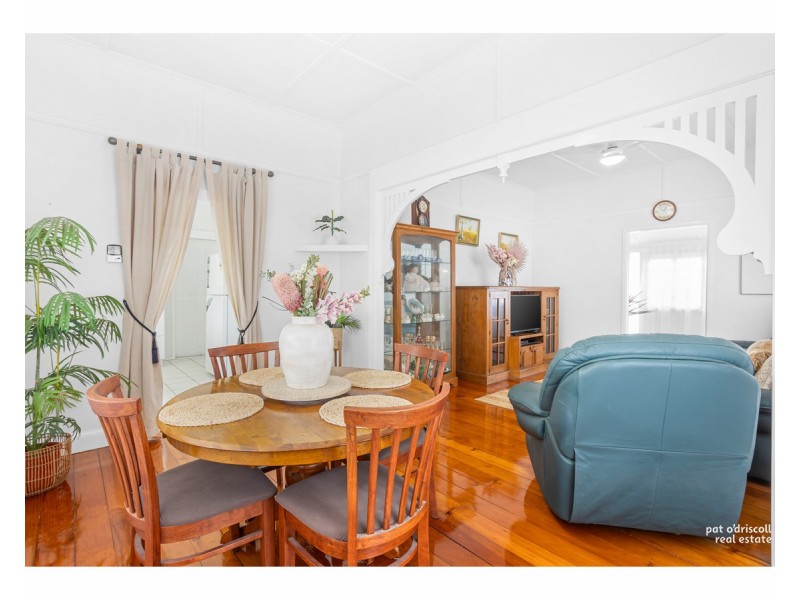 8 Renshaw Street, Park Avenue QLD 4701