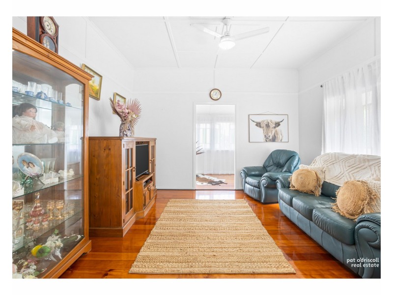 8 Renshaw Street, Park Avenue QLD 4701