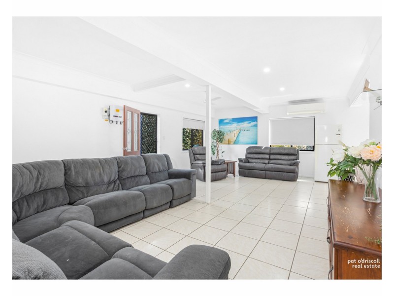 8 Renshaw Street, Park Avenue QLD 4701