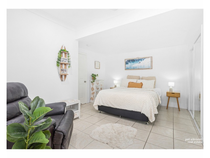 8 Renshaw Street, Park Avenue QLD 4701