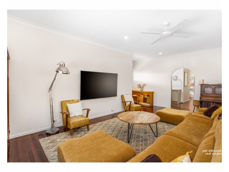 82 Brecknell Street, The Range QLD 4700