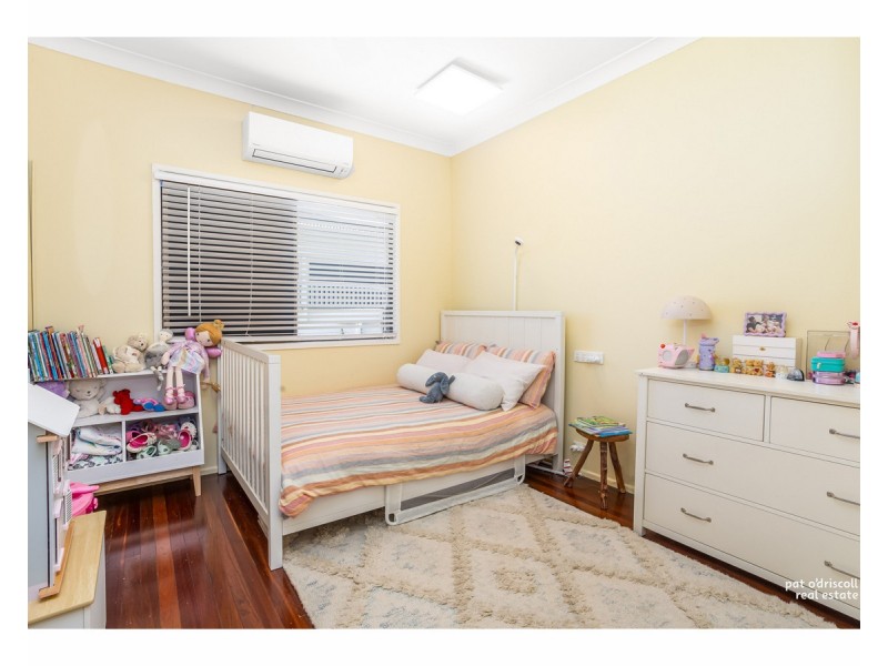 82 Brecknell Street, The Range QLD 4700