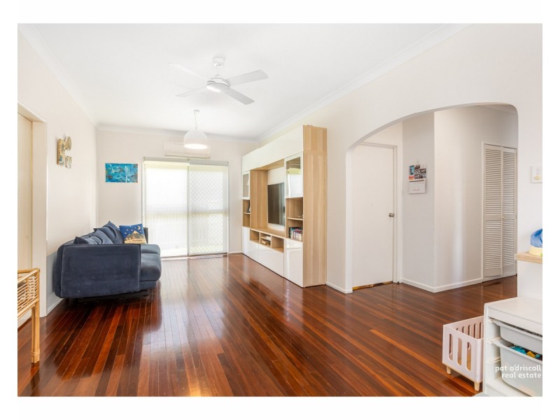 82 Brecknell Street, The Range QLD 4700