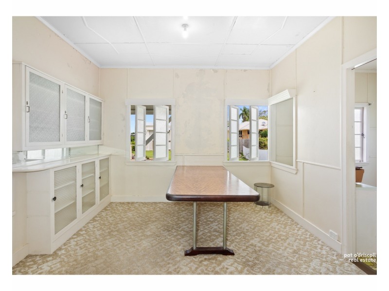 11 Queen Street, The Range QLD 4700