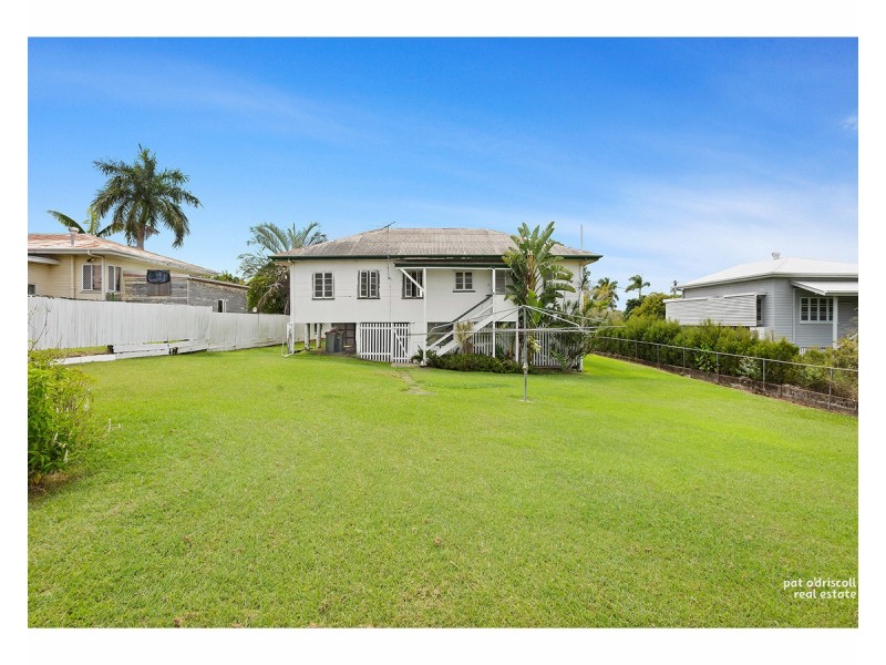 11 Queen Street, The Range QLD 4700