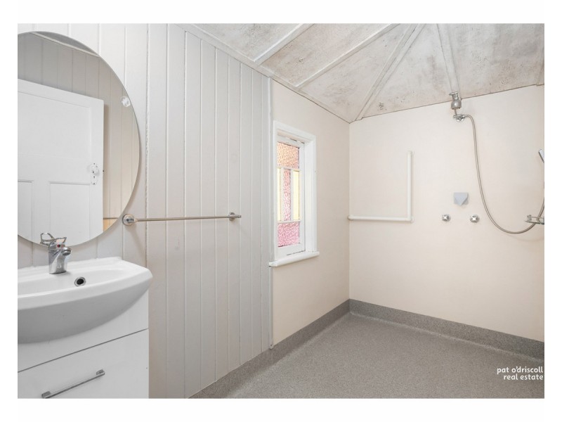 22 Face Street, Park Avenue QLD 4701