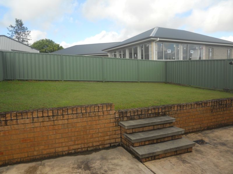 2/24 Hillview Avenue, Dungog NSW 2420