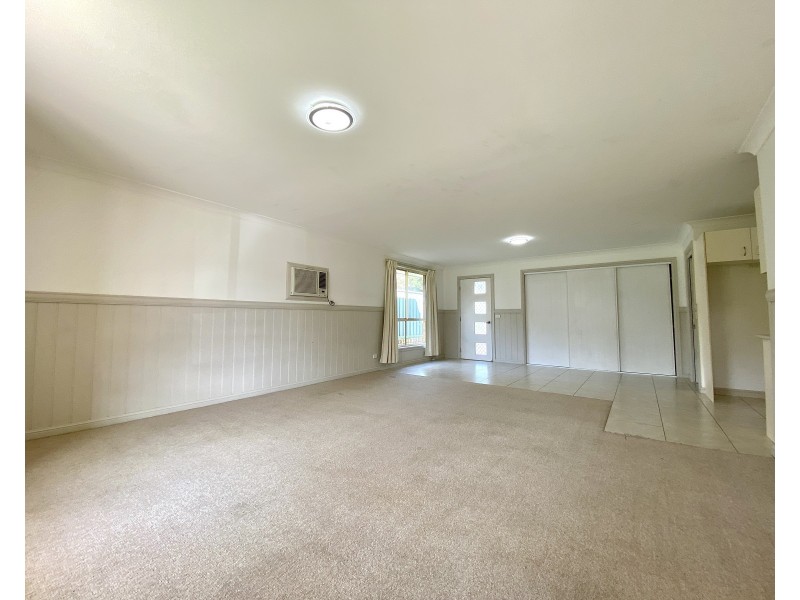 2/24 Hillview Avenue, Dungog NSW 2420