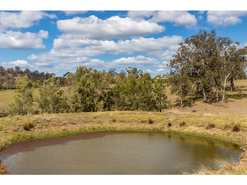 80 Cemetery Road, Dungog NSW 2420