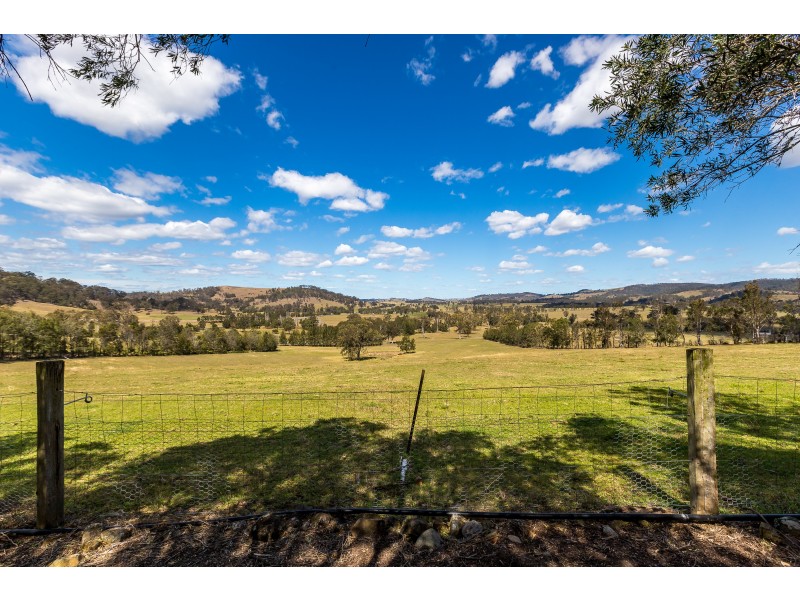 80 Cemetery Road, Dungog NSW 2420