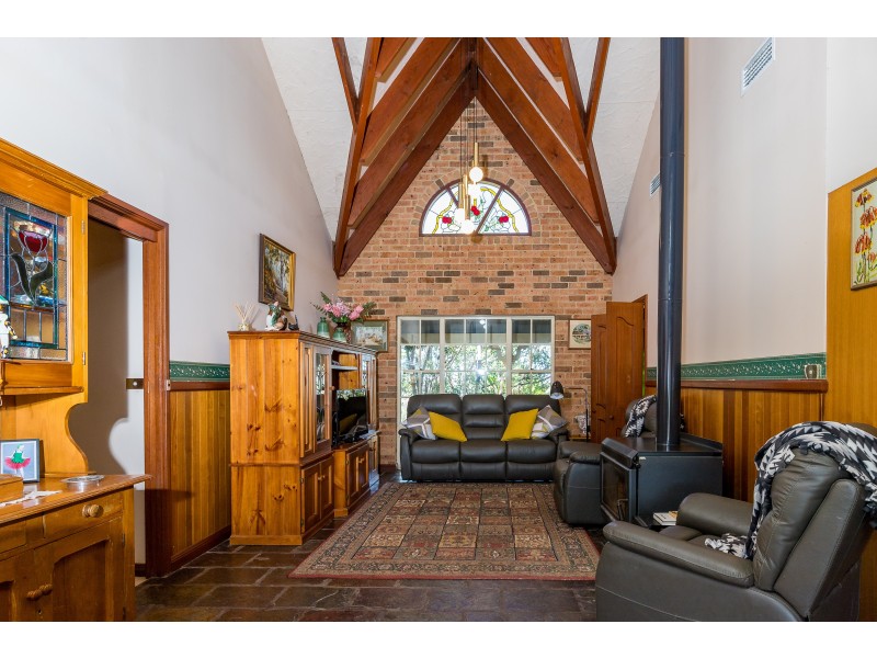 80 Cemetery Road, Dungog NSW 2420