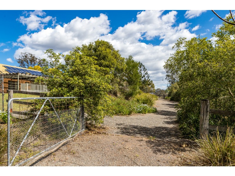 80 Cemetery Road, Dungog NSW 2420
