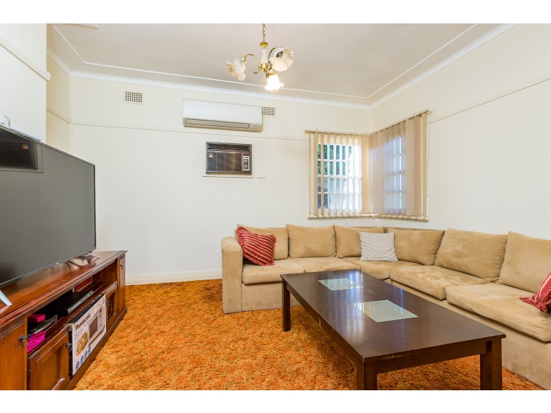 42 Dowling Street, Dungog NSW 2420