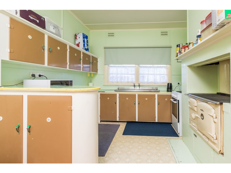 42 Dowling Street, Dungog NSW 2420