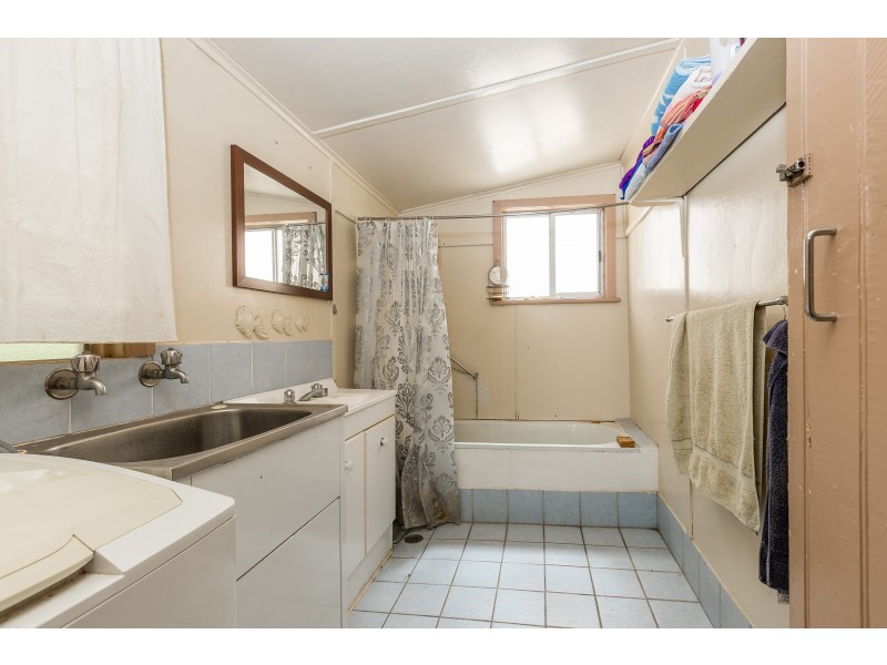 42 Myles Street, Dungog NSW 2420