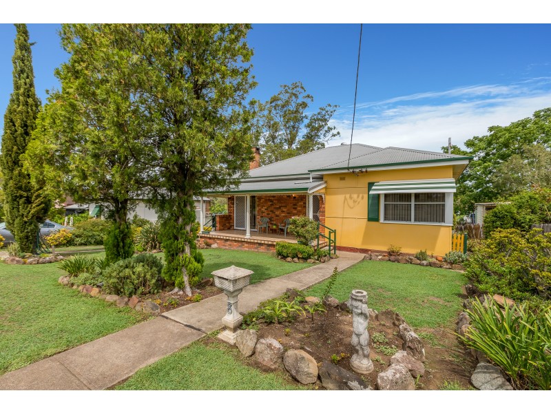 8 Scott Avenue, Dungog NSW 2420