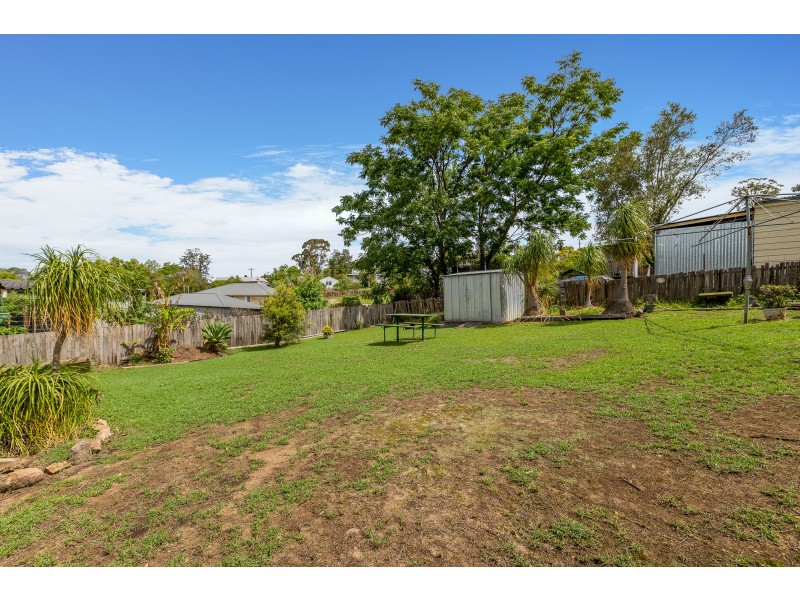 8 Scott Avenue, Dungog NSW 2420