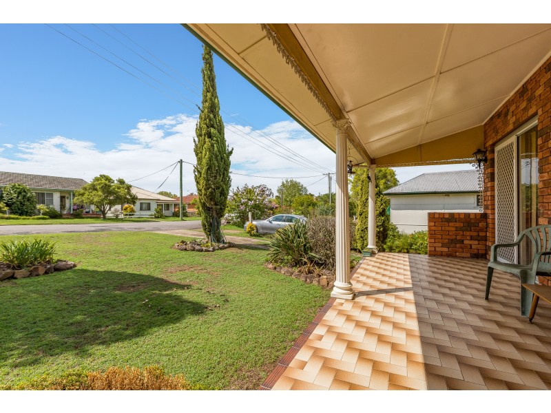 8 Scott Avenue, Dungog NSW 2420