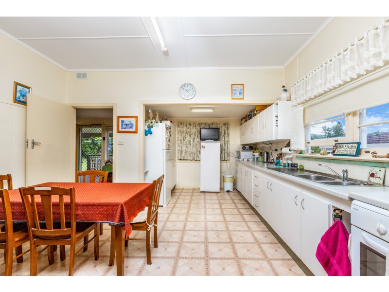 30 Baird Street, Dungog NSW 2420