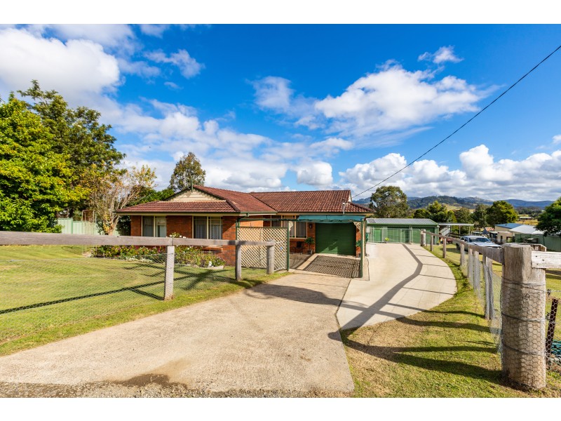 15 Lostock Road, Gresford NSW 2311
