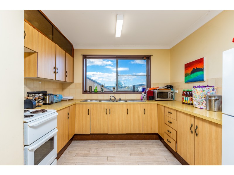4 Scott Avenue, Dungog NSW 2420