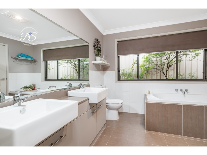 20 Hillview Avenue, Dungog NSW 2420