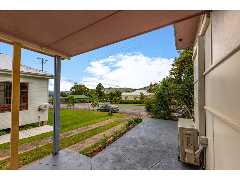 24 Lord Street, Dungog NSW 2420