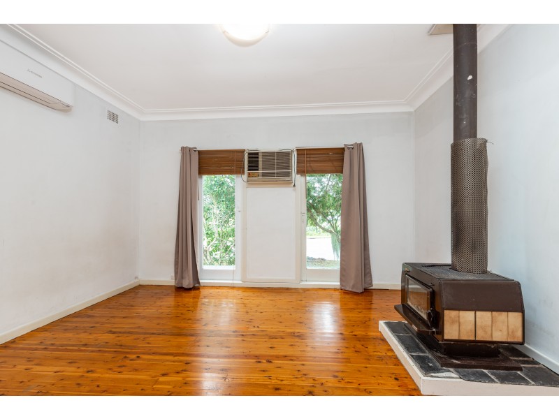 24 Lord Street, Dungog NSW 2420