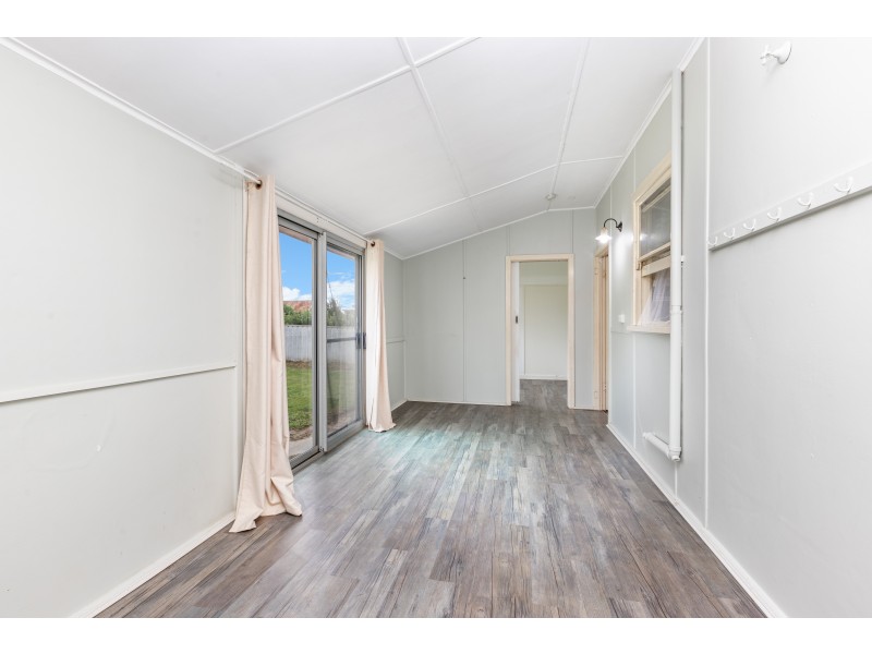 24 Lord Street, Dungog NSW 2420
