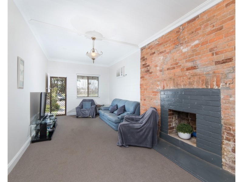 48a Chapman St, Dungog NSW 2420