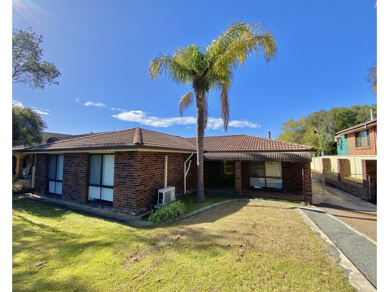 13 Baird Street, Dungog NSW 2420