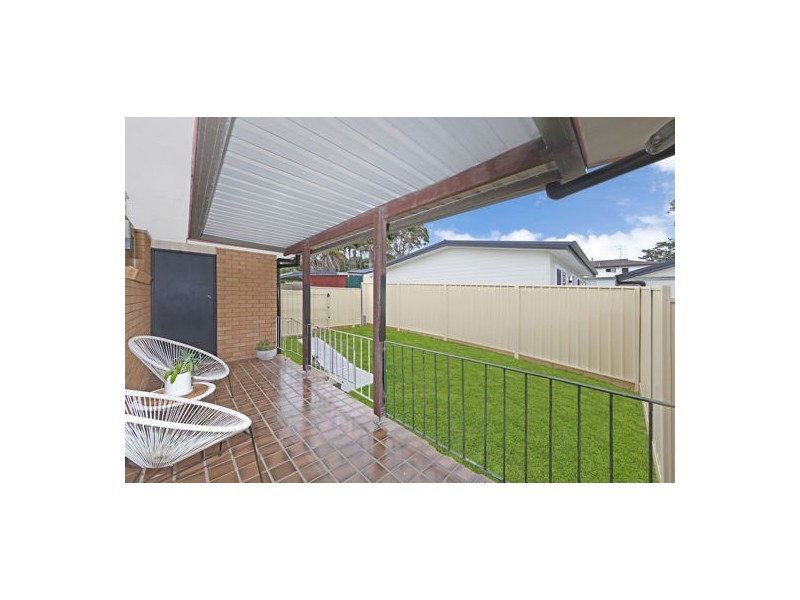 555 The Entrance Road, Bateau Bay NSW 2261